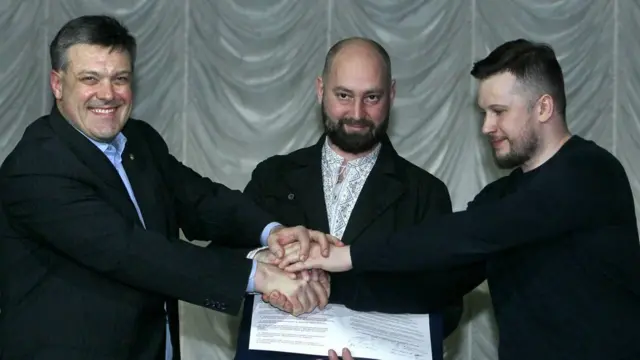 Лідер ВО "Свобода" Олег Тягнибок, голова Правого сектору Андрій Тарасенко та лідер Національного корпусу Андрій Білецький