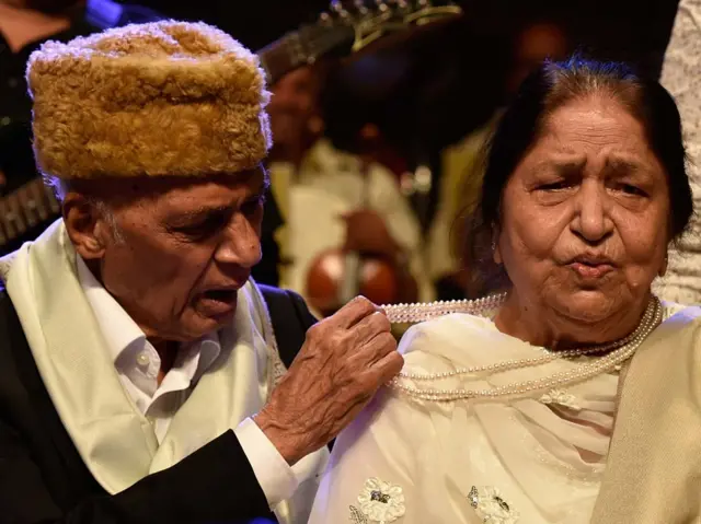 पत्नी के साथ ख़य्याम