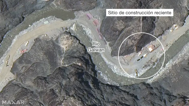 Imagen satelital de la construcción del río Galwan.