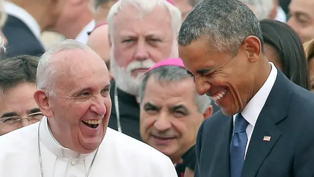 Le pape François qui fait rire l'ancien président américain Barack Obama en 2015 aux Etats-Unis