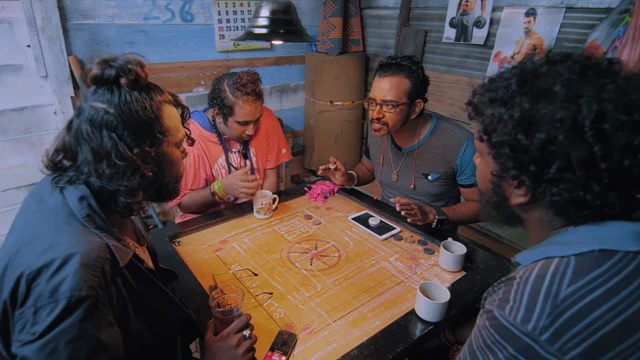 'කෝමාලි කිංග්ස්': දෙමළ තරුණයෙක් වටා ගෙතුණු කතාවක්