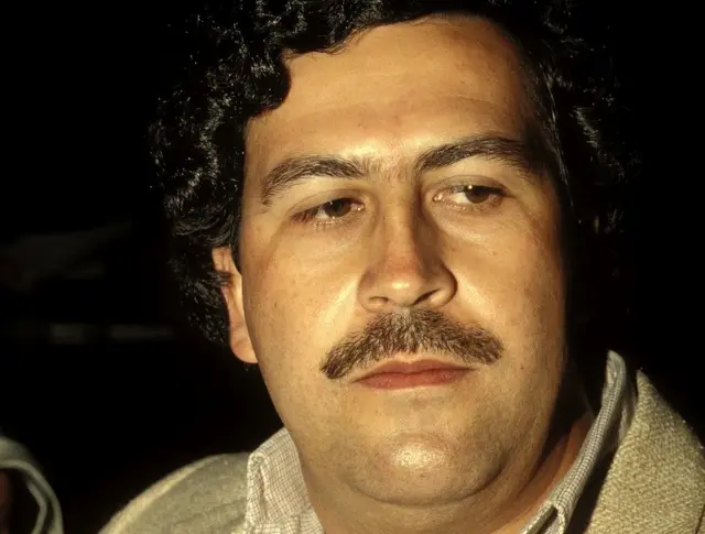 पाब्लो एस्कोबार दुनिया के सबसे धनी और ख़तरनाक आपराधिक गिरोह चलाने वालों में से एक था