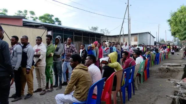 Namoonni Rifarandamii Sidaamaaf sagalee kennuuf yeroo hiriiran