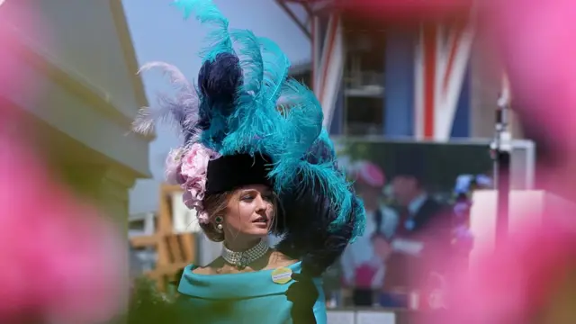 Женщина в шляпе