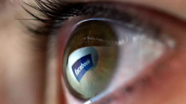 விழியில் ஃபேஸ்புக்