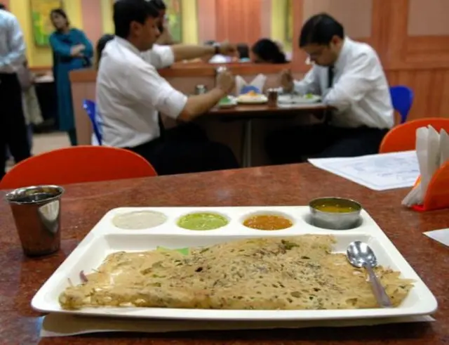 सर्वण भवनच्या जगभरात 80 शाखा आहेत.