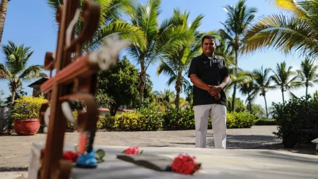 Tumba de padre Habacuc Hernández