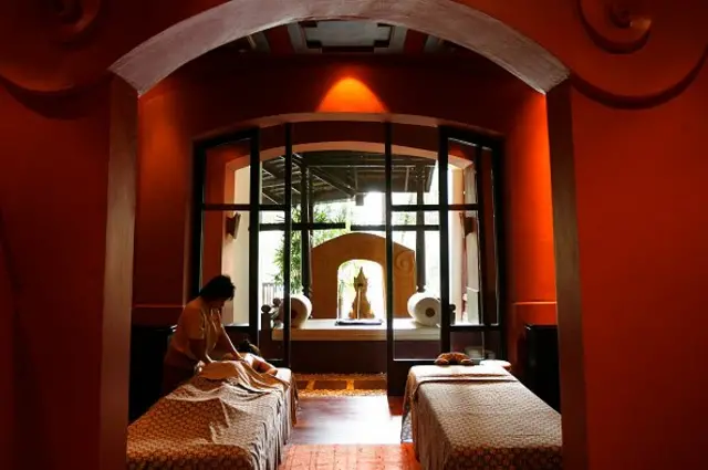 คนนวดในโรงแรม