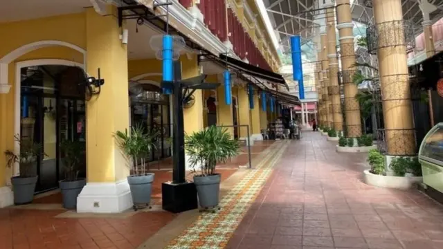 ศูนย์การค้าจังซีลอนในเขตเทศบาลเมืองป่าตอง