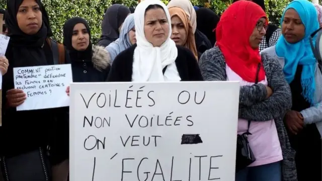 बराबरी के लिए प्रदर्शन करते फ़्रांस के मुसलमान