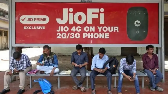 मुकेश अंबानी, रिलायन्स, जेफ बेझोस