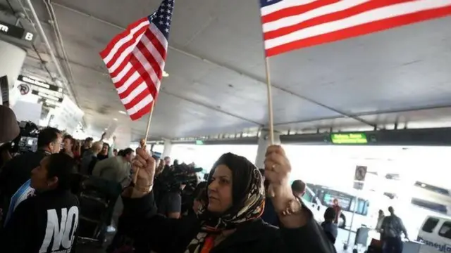 فرمان مهاجرتی پیشین دونالد ترامپ انتقاد و اعتراضاتی گسترده را در پی داشت