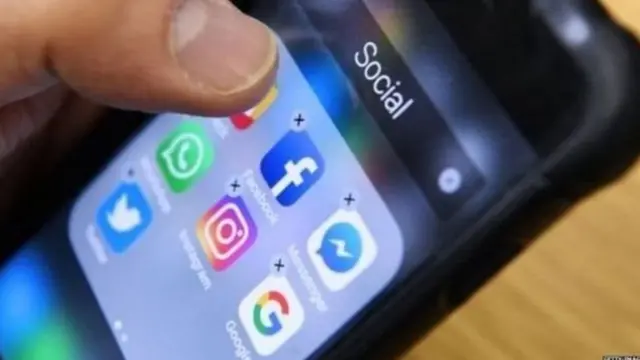 सोशल मीडिया