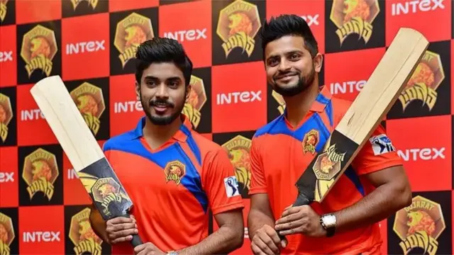 આઈપીએલ ગુજરાતની અગાઉની ટીમ ગુજરાત લાયન્સના માલિક કેશવ બંસલ તથા કૅપ્ટન સુરેશ રૈના.