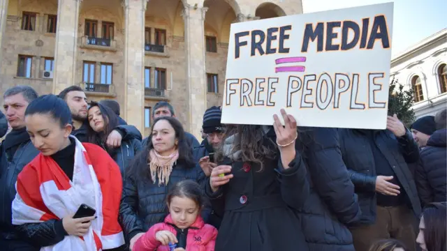 Протестующие в Грузии