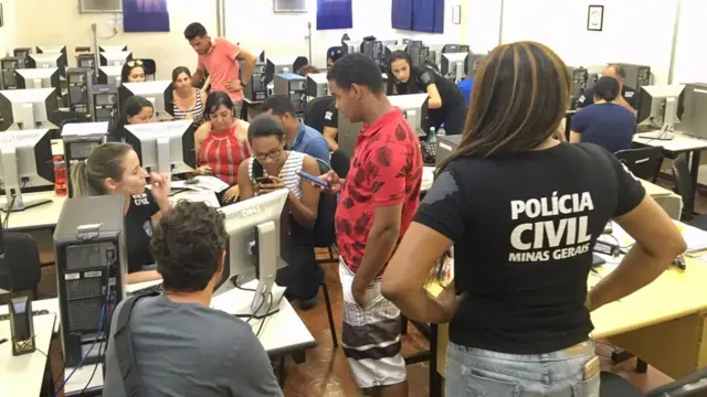 Sala na academia da polícia civilcasinos brasileirosMG onde policiais voluntários fazem cadastrocasinos brasileirosdesaparecidos