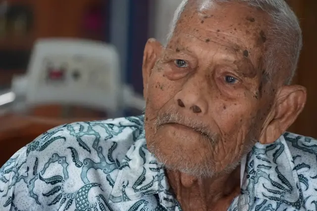 Usman Ben, bekas pegawai bengkel kereta api di Sigli, Aceh.