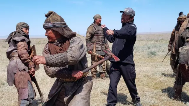 "Томирис" тарыхый тасмасында кыргызстандык 30 каскадердун баары эмгектенди