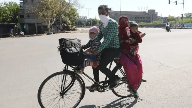 మహమ్మారులు వ్యాపించినప్పుడు అందరి కన్నాఎక్కువ నష్టపోయేది పేదలే