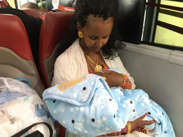 Sannaayit Tasfaayee daa'imummaan turte gara Itoophiyaa kan dhufte