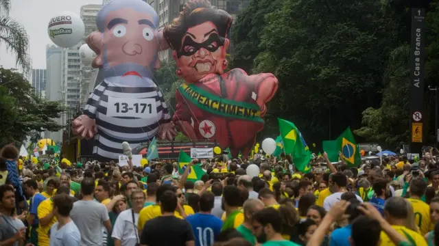 Bonecospixfutebol betLula e Dilmapixfutebol betprotesto pelo impeachment