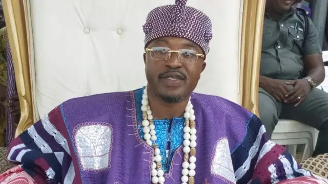Oba oluwo of iwo
