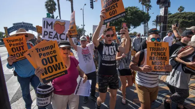 متظاهرون مناهضون لترامب
