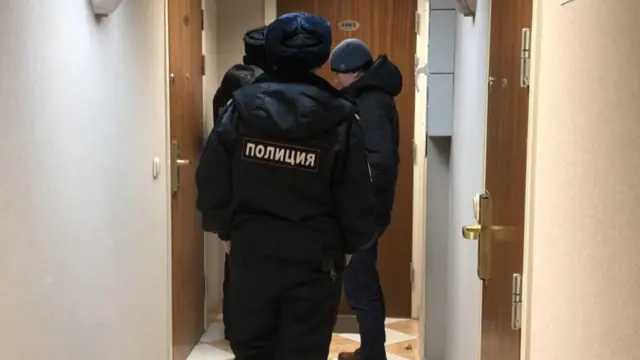 полиция в доме Яшина