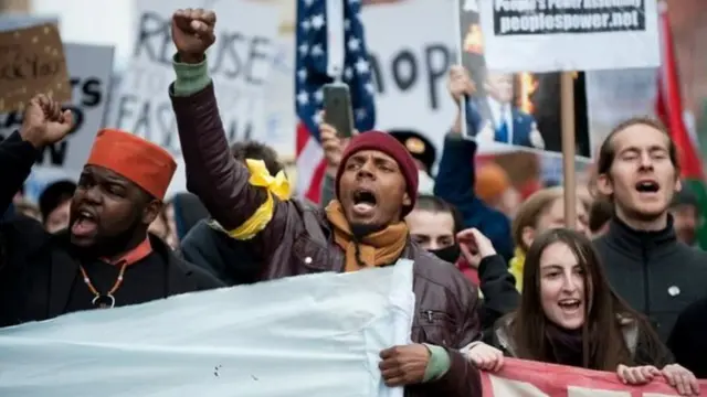 反对特朗普的民众