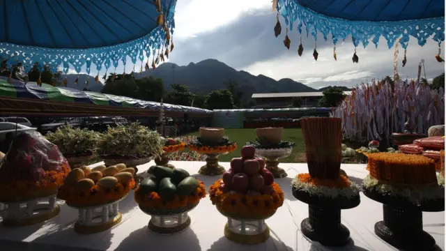 มองผ่านเครื่องบวงสรวงเห็นดอยนางนอนชัดเจน