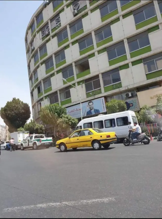 ون‌هایی با پلاک نیروی انتظامی اما با رنگ‌هایی متفاوت از گشت ارشاد