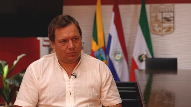 O prefeitoaposta quenteHohenau, Enrique Hahn