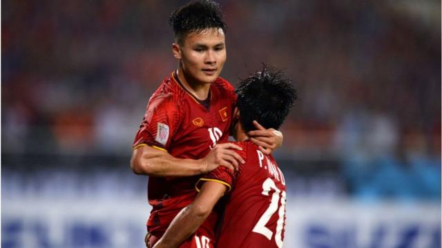 Quang Hải là cầu thủ ghi bàn mở tỷ số trận đấu sau đường chuyền như 'dọn cỗ' của Phan Văn Đức