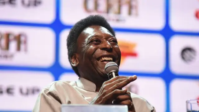 পেলে রোনালদোকে ধন্যবাদ ও অভিবাদন জানিয়ে একটি ইন্সটাগ্রাম পোস্ট দিয়েছেন