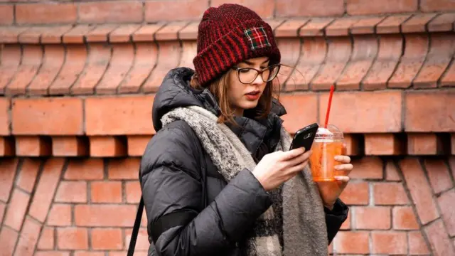 Дівчина соцмережі