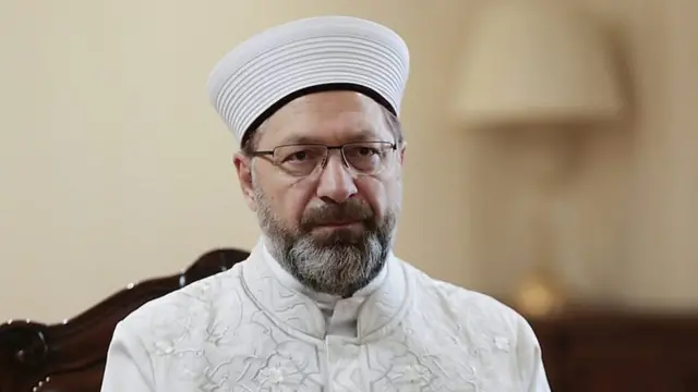 اظهارت علی ارباش، رییس سازمان دیانت ترکیه در ماه‌های اخیر نارضایتی عده‌ای را به دنبال داشته است