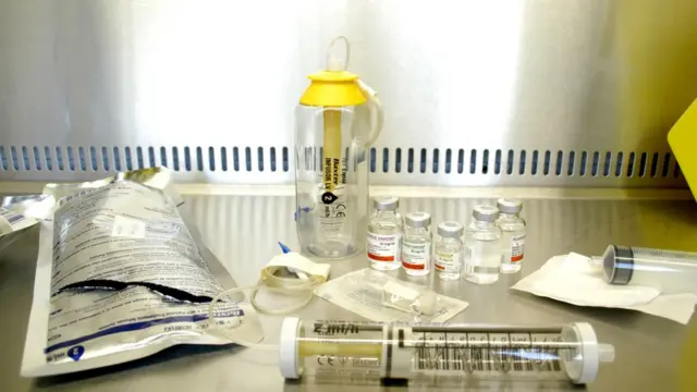 લેબની તસ્વીર