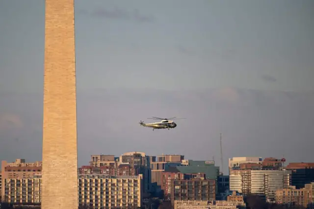 El Marine One en pleno vuelo.