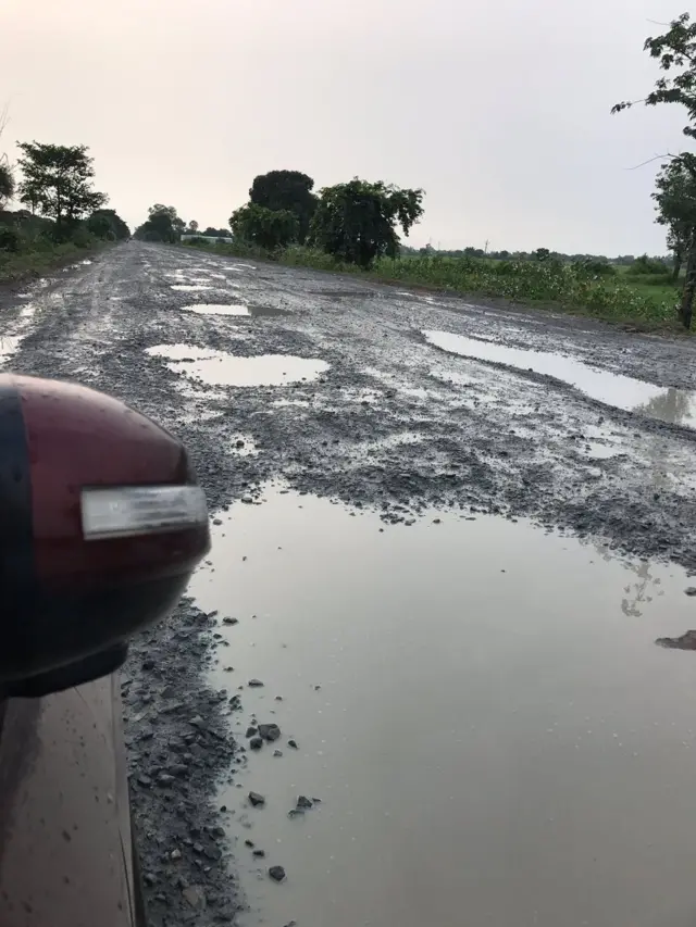 मध्य प्रदेश की बदहाल सड़क