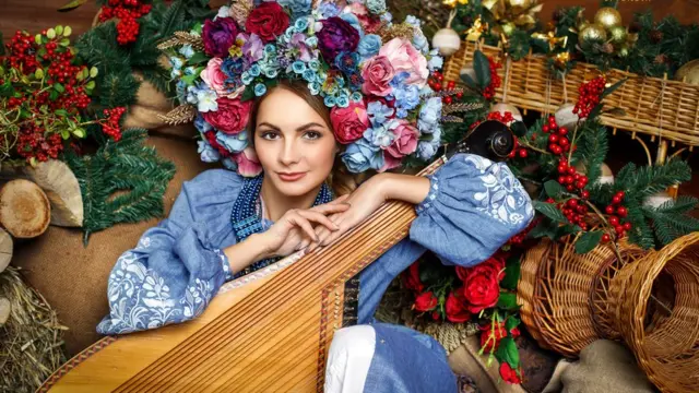 Жінка у вінку