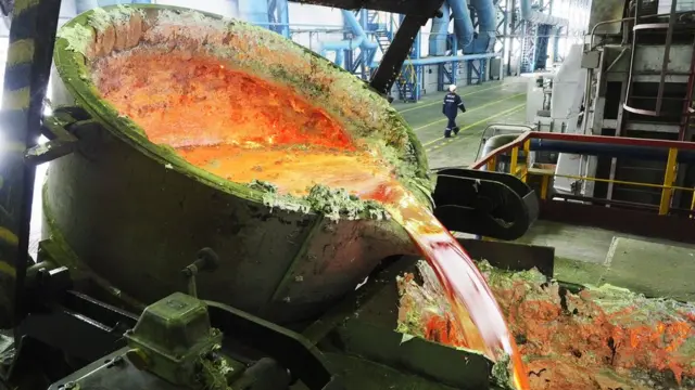 Цех розлива алюминия на Волгоградском алюминиевом заводе