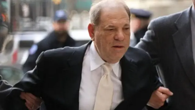 பாலியல் வல்லுறவு குற்றச்சாட்டு: ஹார்வி வைன்ஸ்டீனுக்கு 23 ஆண்டுகள் சிறை