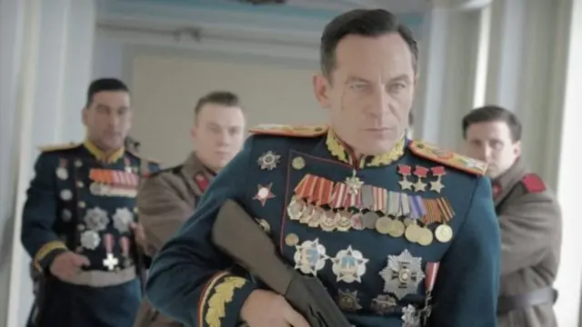 Filmde Georgi Jukov'u canlandıran Jason Isaacs