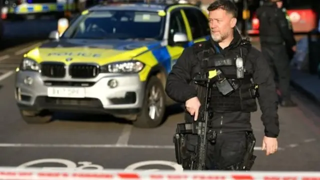 ලන්ඩන් නුවර 'වෙඩි හඬක්'