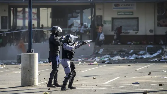 полиция и солдаты