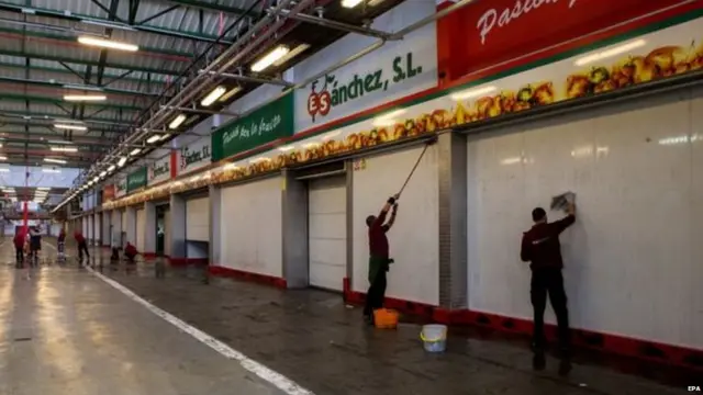 मेर्काबार्ना में बंद खुद्रा बाज़ार