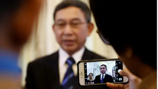 พล.อ.อ.ประจิน จั่นตอง