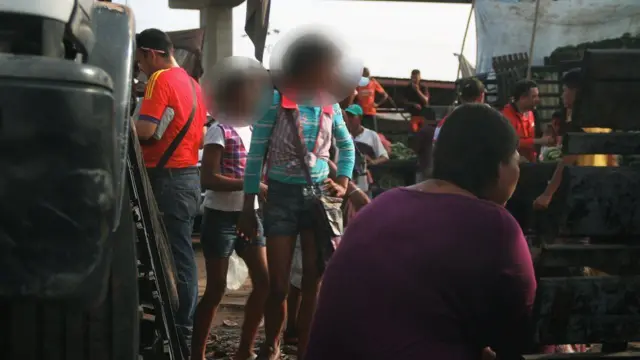 Adolescentes no Mercadomc esportesdasorteMaracaibo