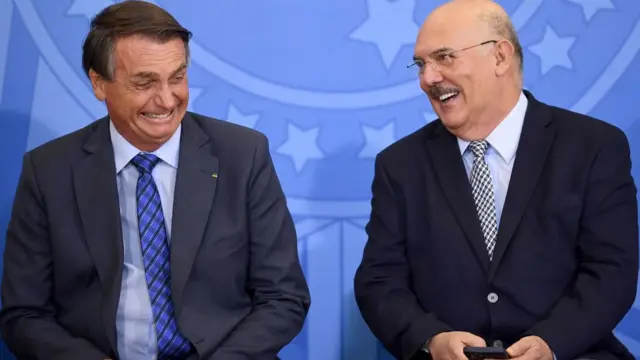 Jair Bolsonaro e Milton Ribeiro durante evento no Palácio do Planaltobetano 10 reais4betano 10 reaisfevereiro