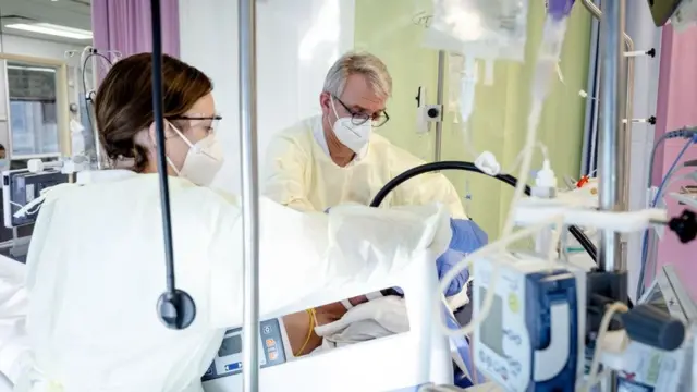 هماکنون ظرفیت حدود ۴۰ درصد تختهای بخش مراقبتهای ویژه بیمارستانهای هلند تکمیل شده است